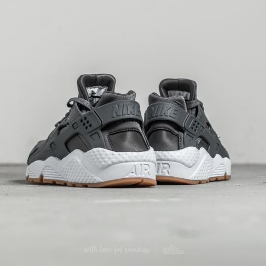 Nike huarache gum sole hotsell