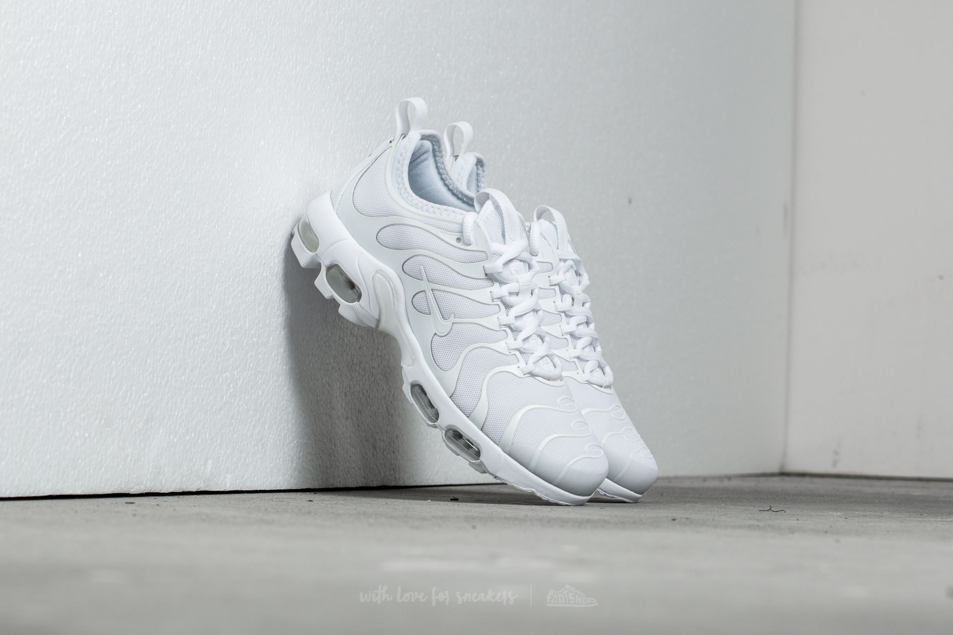 Air max plus tn ultra white hotsell