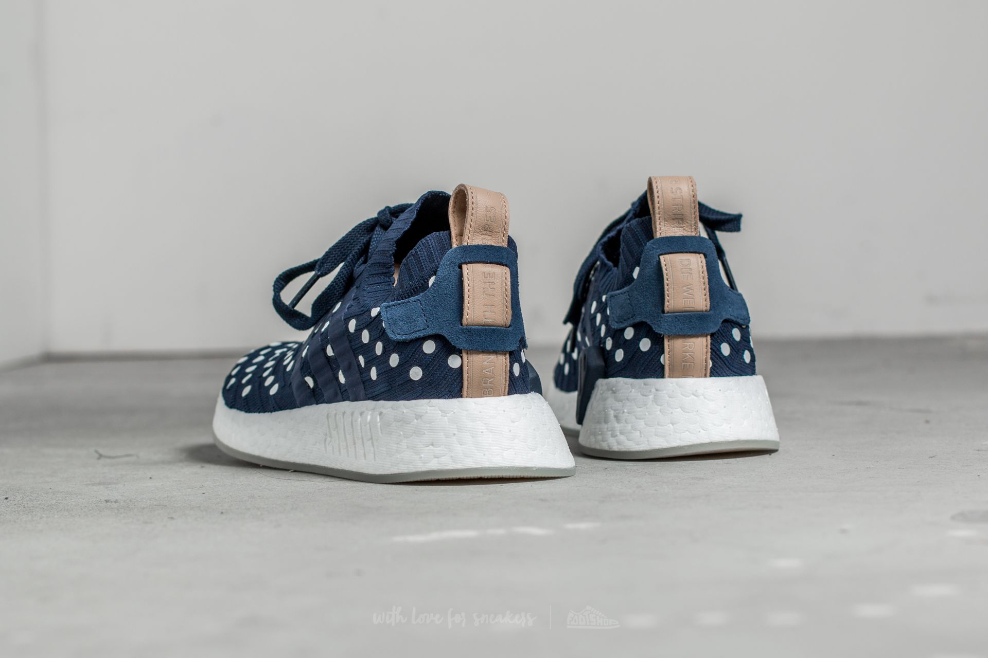 Scarpe donna adidas NMD R2 PK W Collegiate Navy Footwear White Footshop