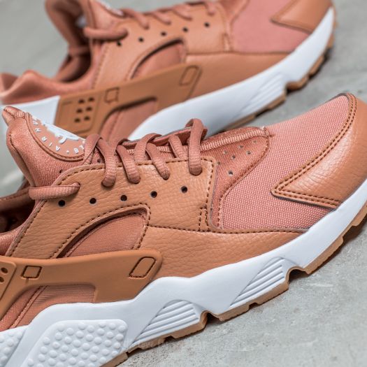 Women s shoes Nike Wmns Air Huarache Run Dusted Clay White Gum Yellow Footshop