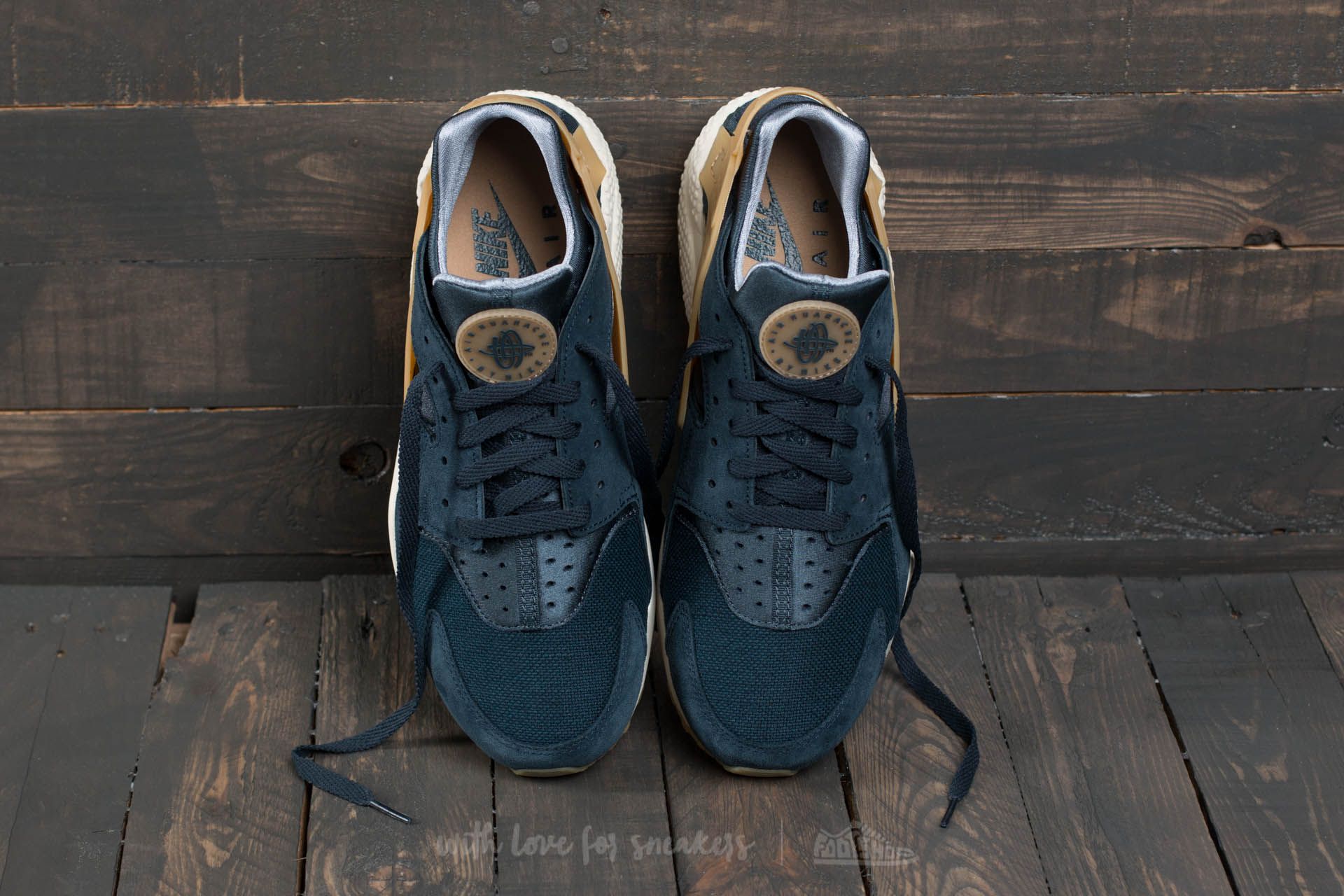 Nike air huarache womens clearance navy blue