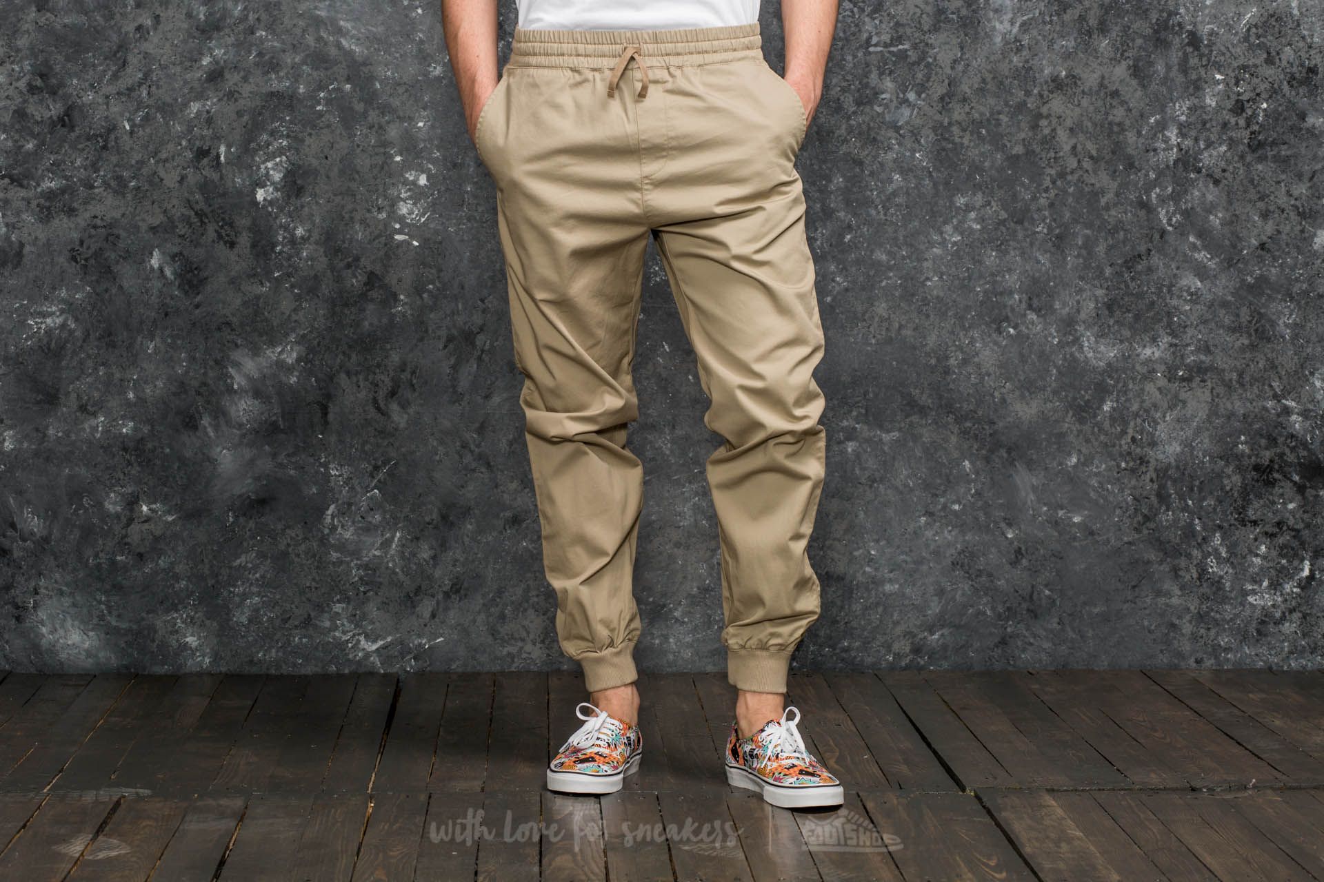 Pants and jeans Carhartt WIP Madison Jogger Gobi Rinsed Footshop