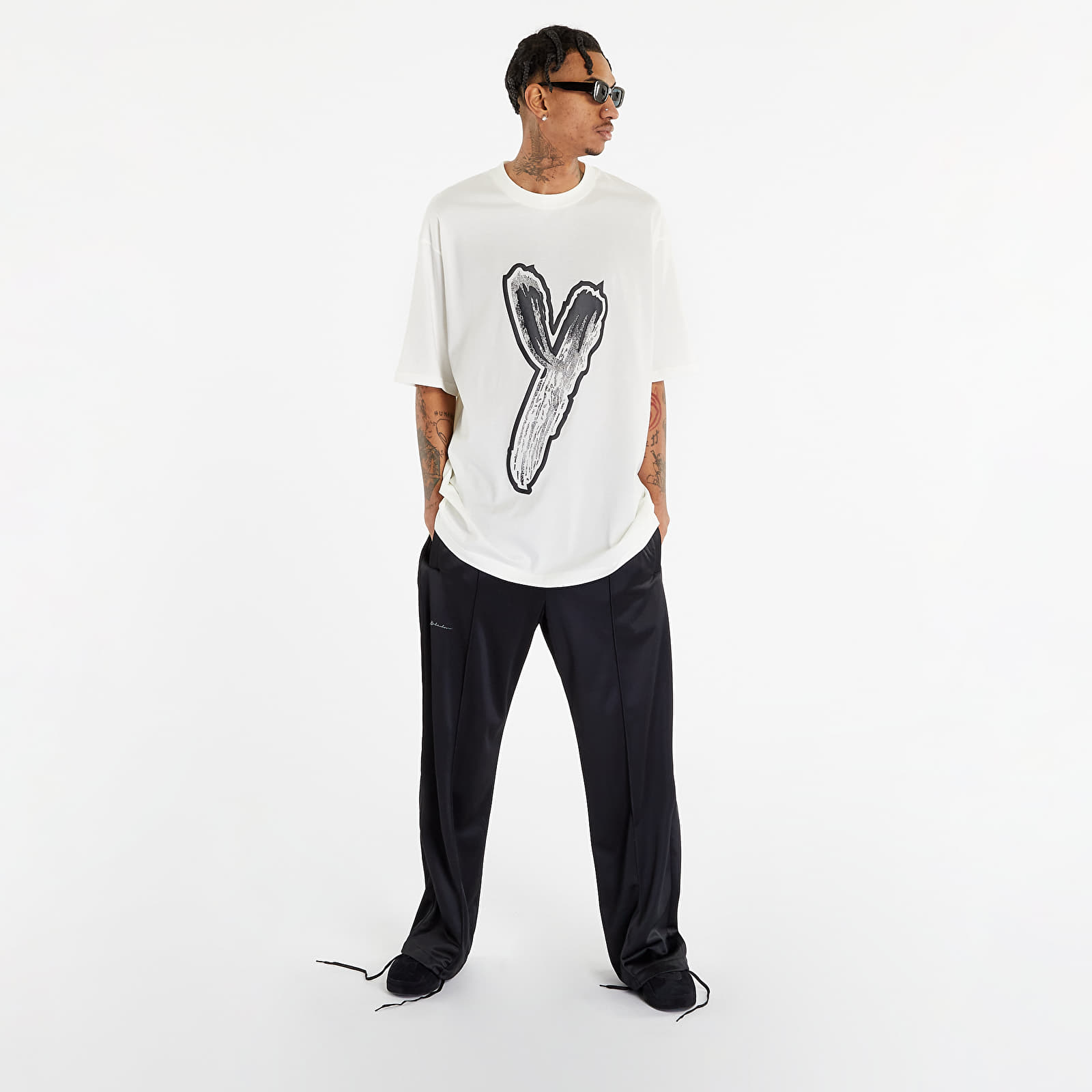 T hotsell shirt vapormax