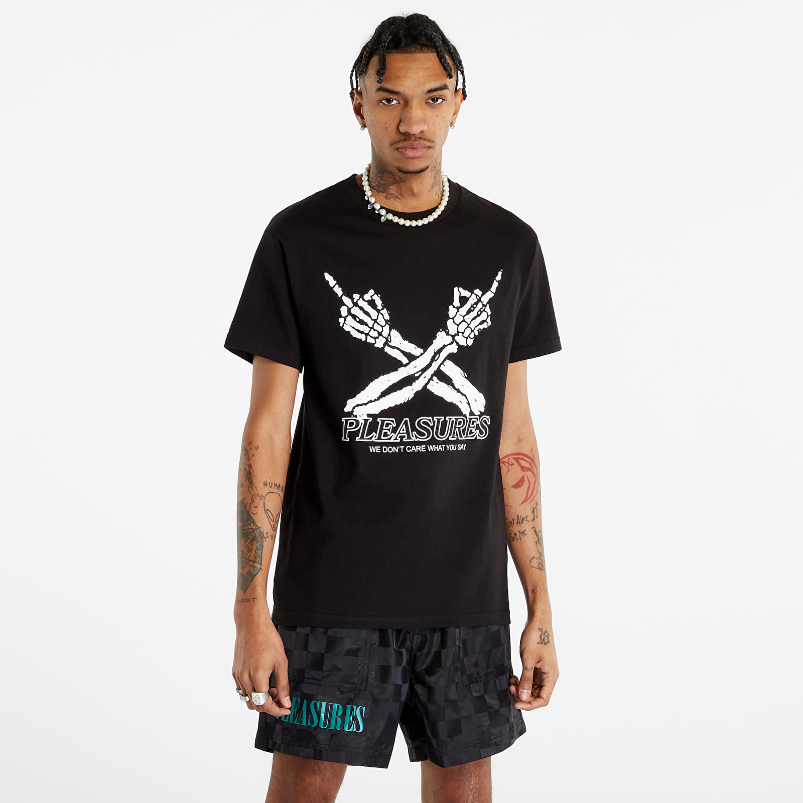 T-shirts PLEASURES Don't Care T-Shirt Black