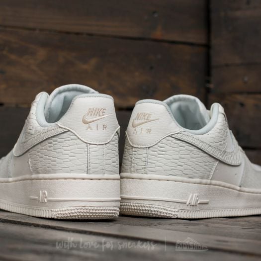 Women s shoes Nike Wmns Air Force 1 07 Premium Sail Sail Light
