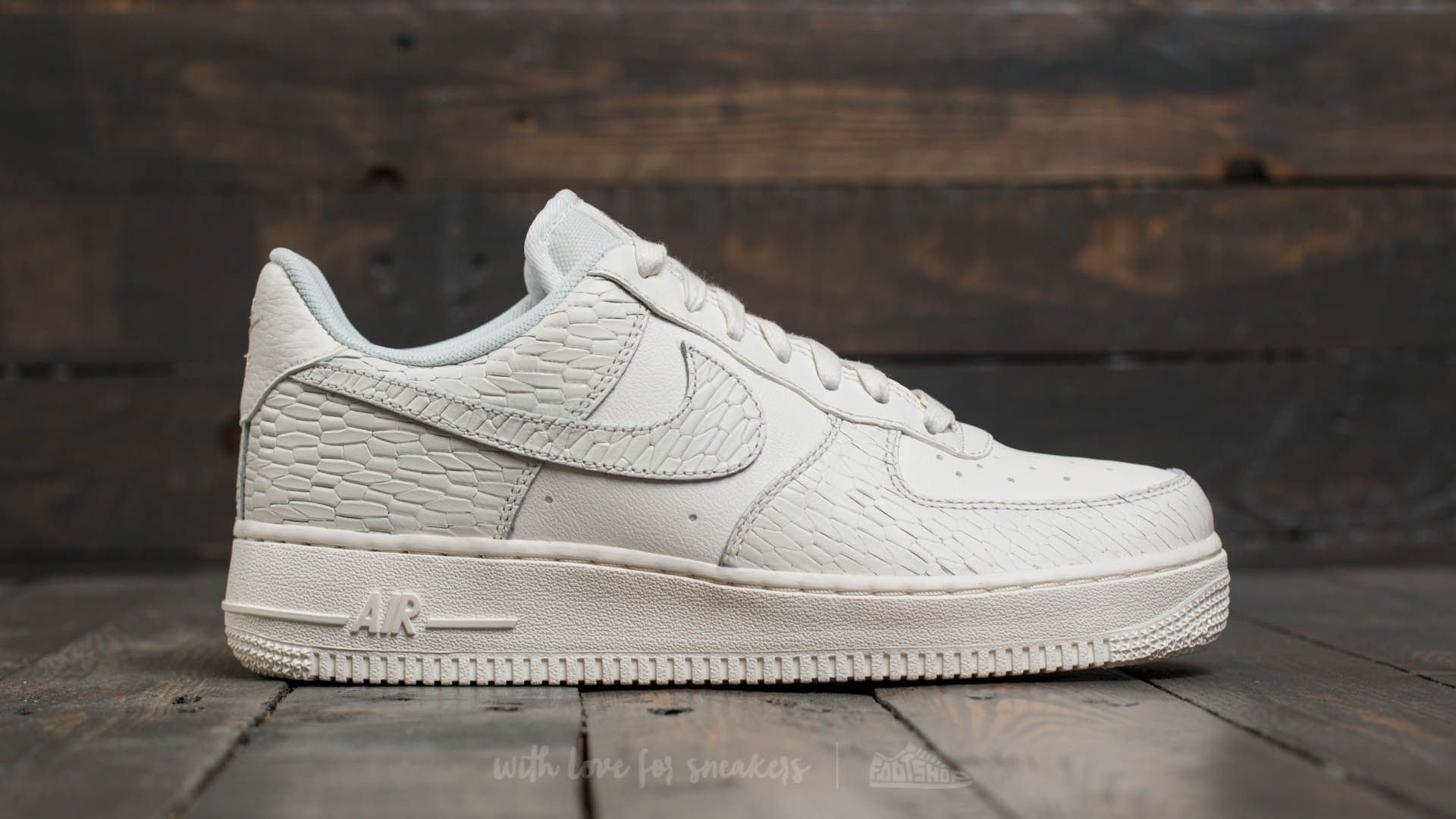 Buty damskie Nike Wmns Air Force 1 ´07 Premium Sail/ Sail-Light Bone-White