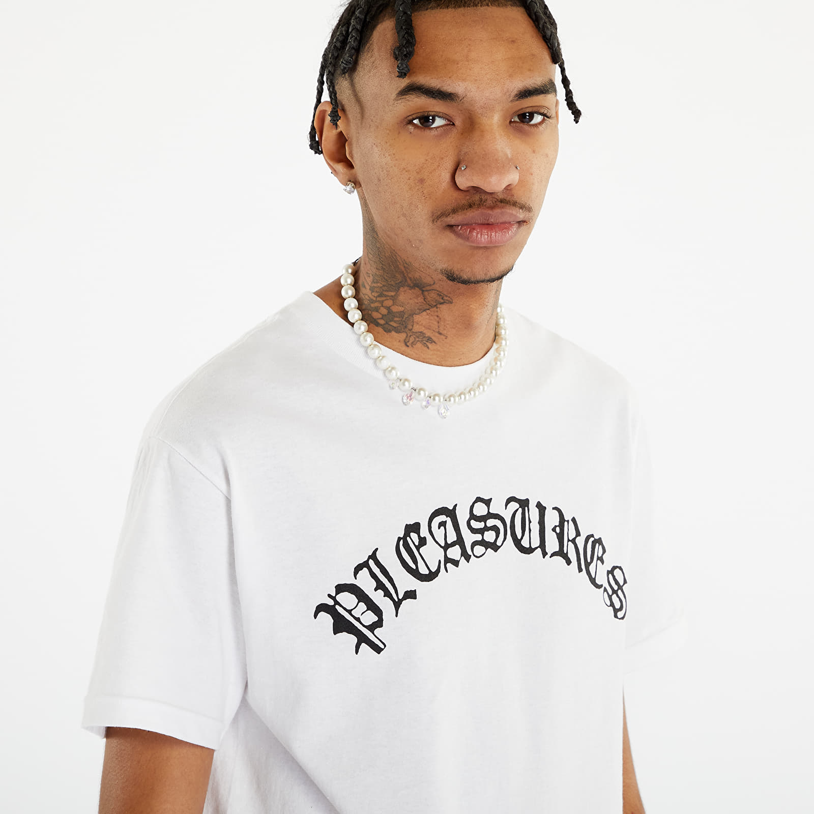 Trička PLEASURES Old E Logo T-Shirt White