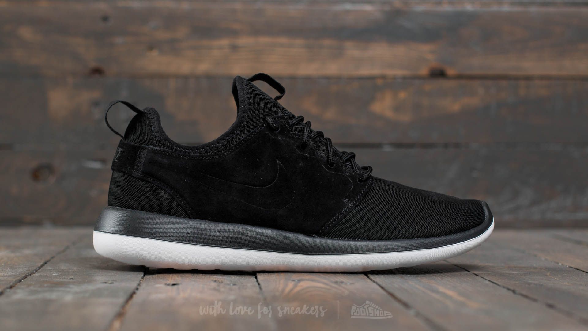 roshe run 2 triple black