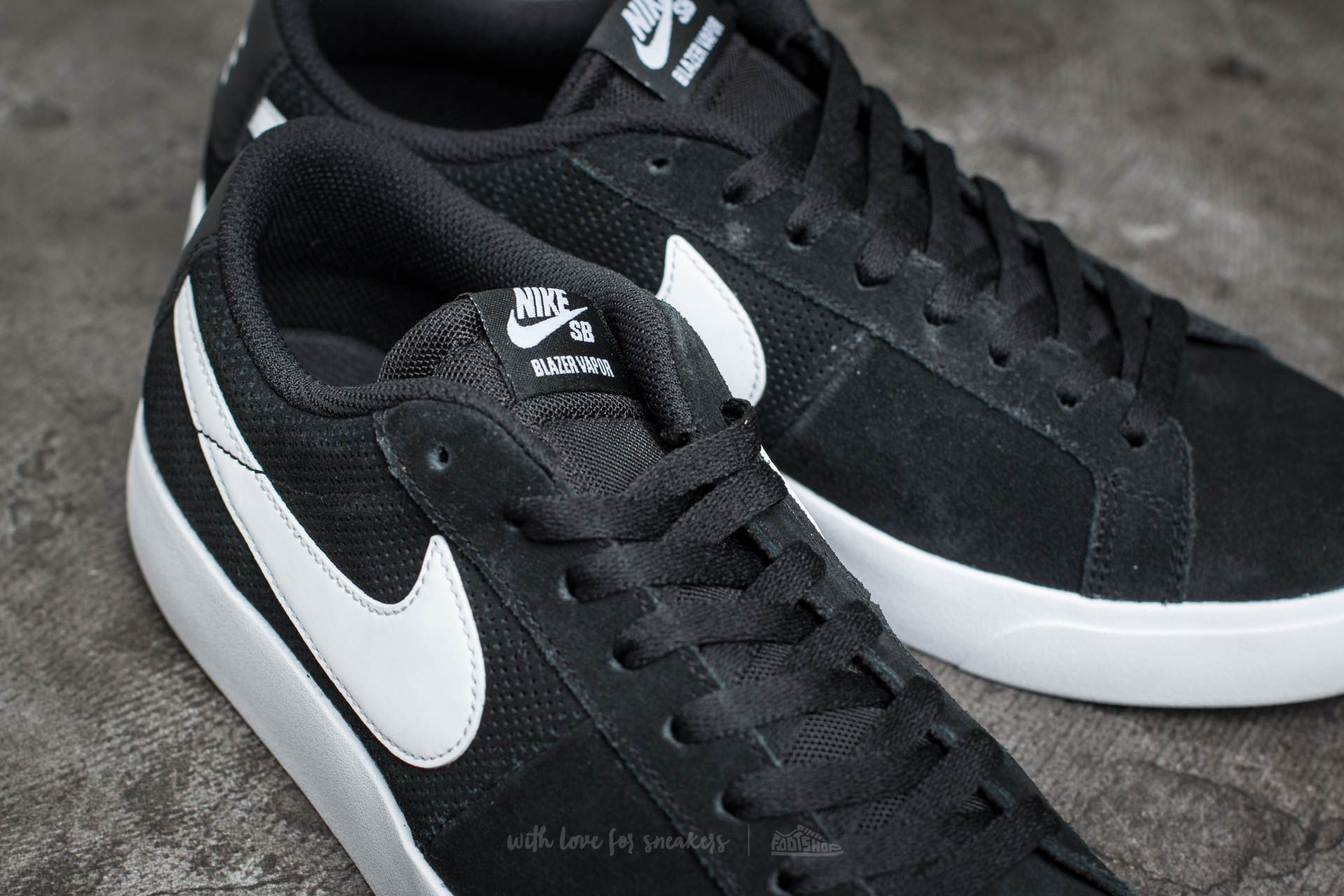 Men's shoes Nike SB Blazer Vapor Black/ White