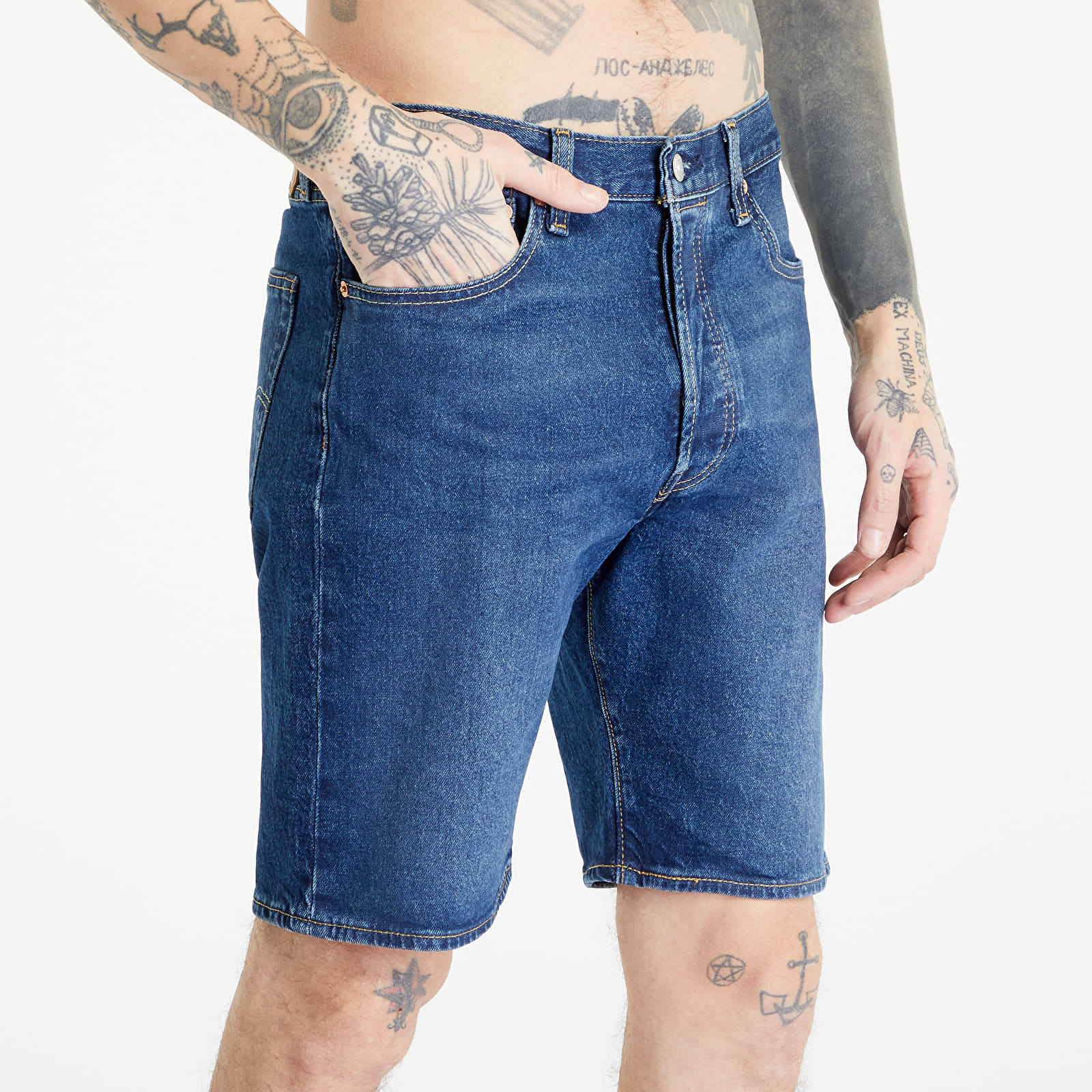 Levi's 501 shorts black eye hotsell