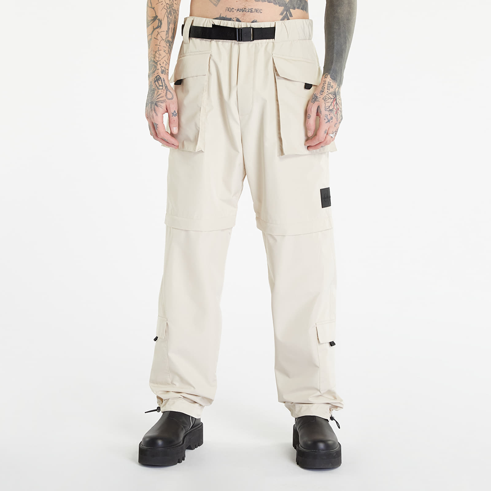 Pantaloni și blugi Calvin Klein Jeans Multifunctional Zip Woven Pants Beige