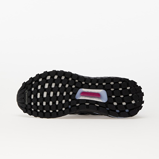 Ultra boost shop black sole