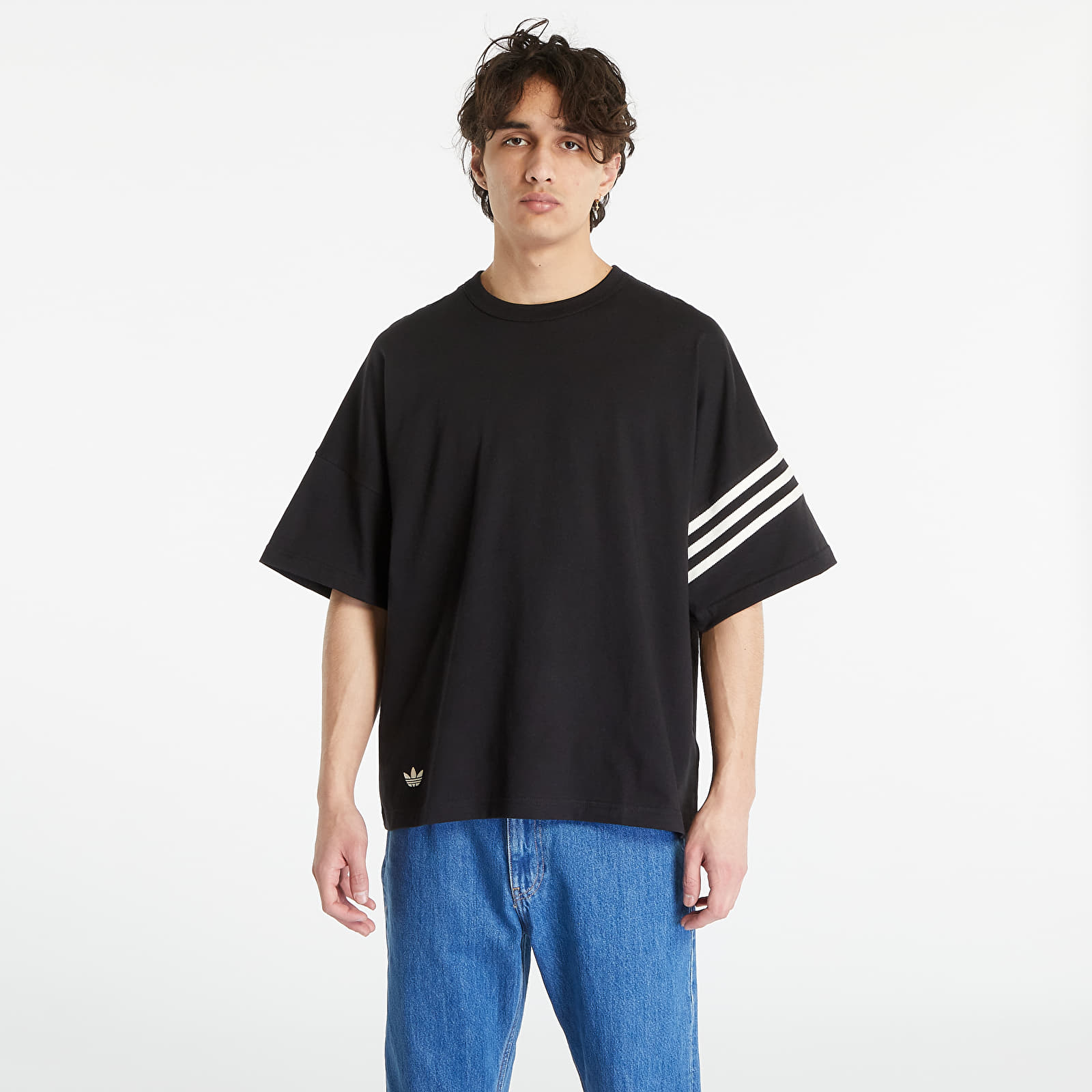 T-paidat adidas Originals Adicolor Neuclassics Short Sleeve Tee Black