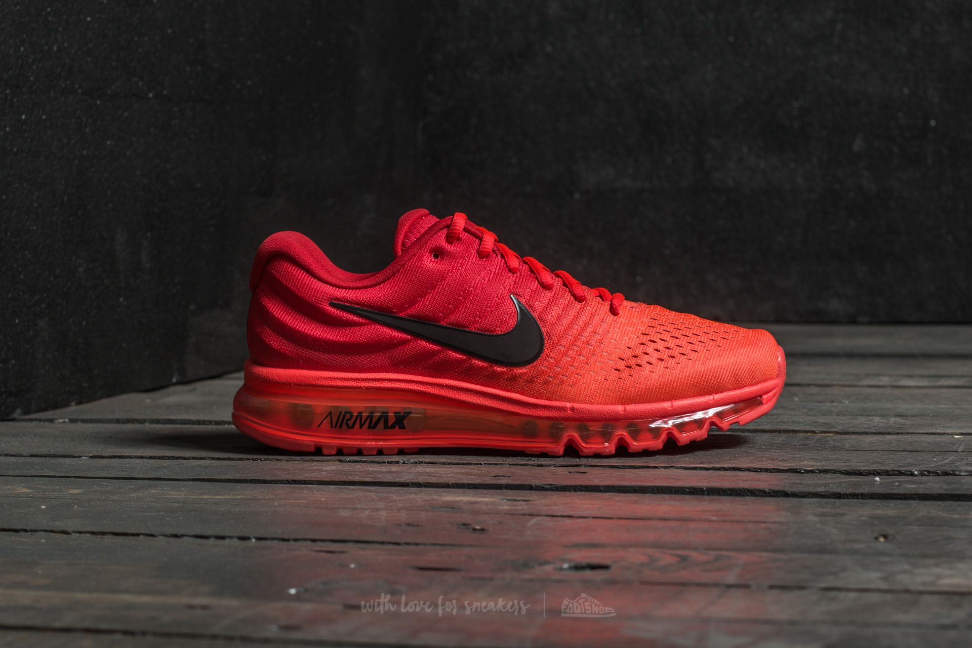 Air max 2017 bright top crimson