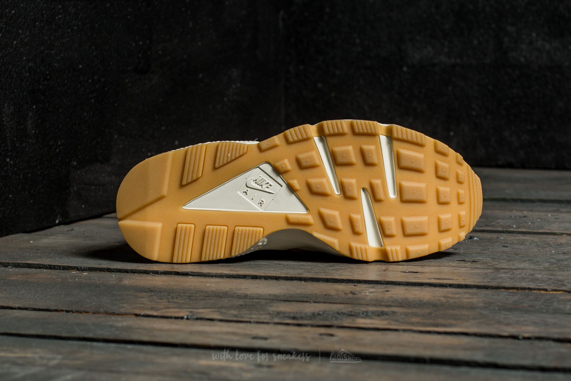 nike air huarache run mid yellow