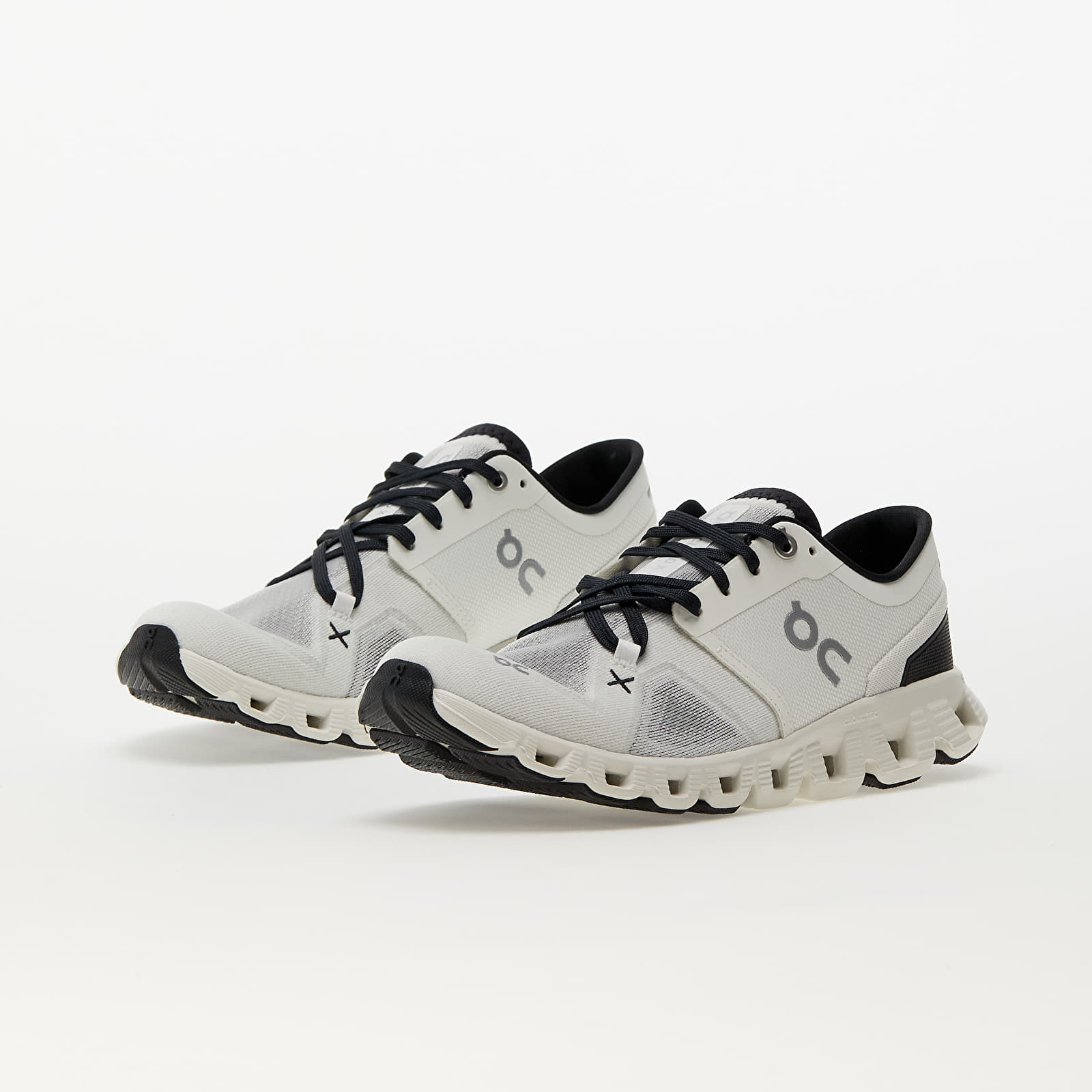 On cloud x black on sale