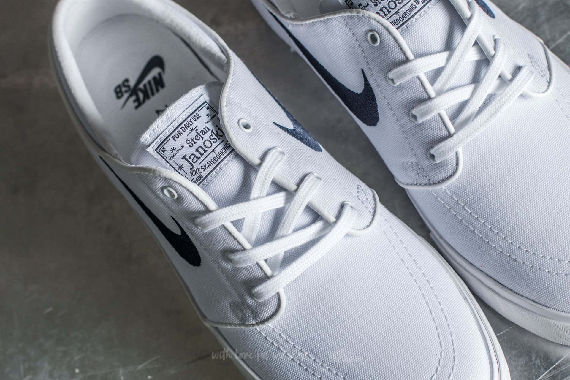 Nike 89295 discount