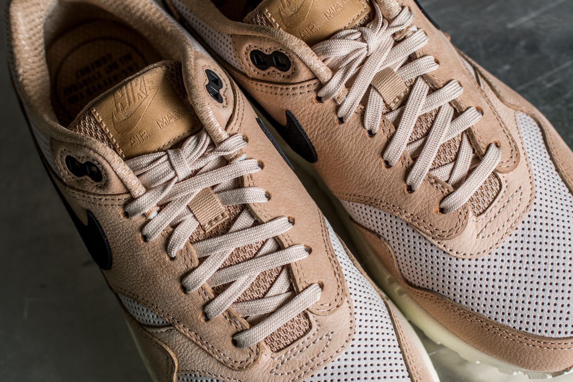 Damesschoenen Nike Wmns Air Max 1 Pinnacle Mushroom/ Black-Light Bone