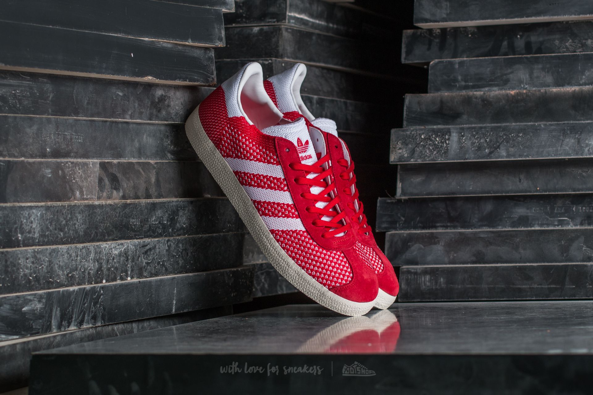 Férfi cipők adidas Gazelle Primeknit Scarlet/ Ftw White/ Chalk White