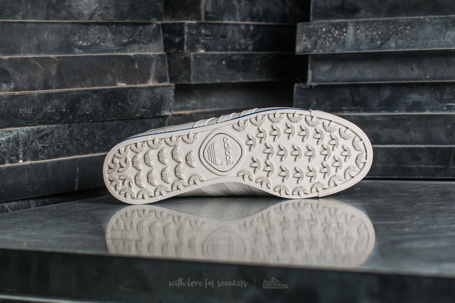 Încălțăminte și sneakerși pentru bărbați adidas Samoa Vintage Chalk White/ Blue