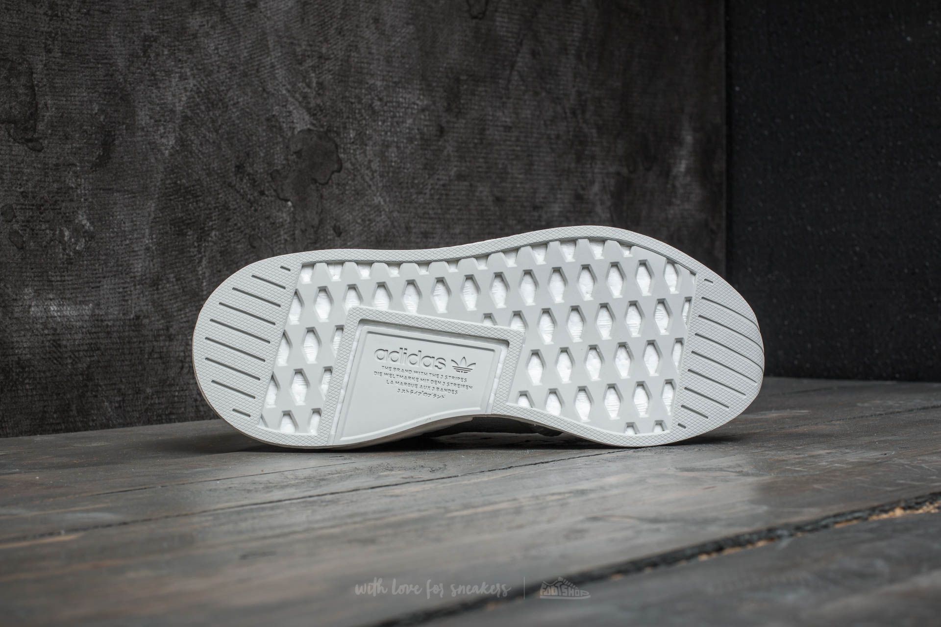 adidas gazelle silver green womens adidas x Wings + Horns NMD_R2