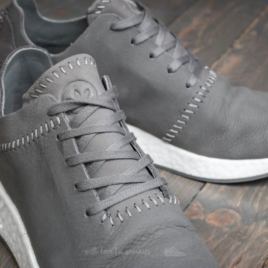 Adidas wings and horns shop nmd r2