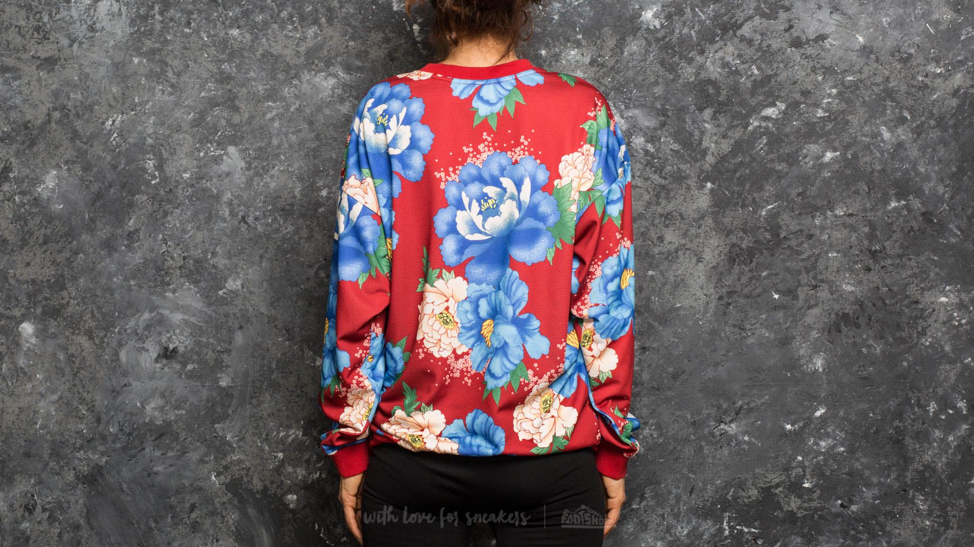 Hupparit ja collegepaidat adidas Chita Sweater Multicolor