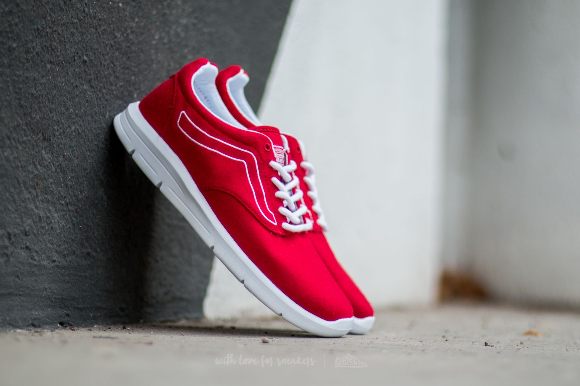 Vans iso red cheap