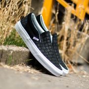 Vans suede 2025 checkers slip on