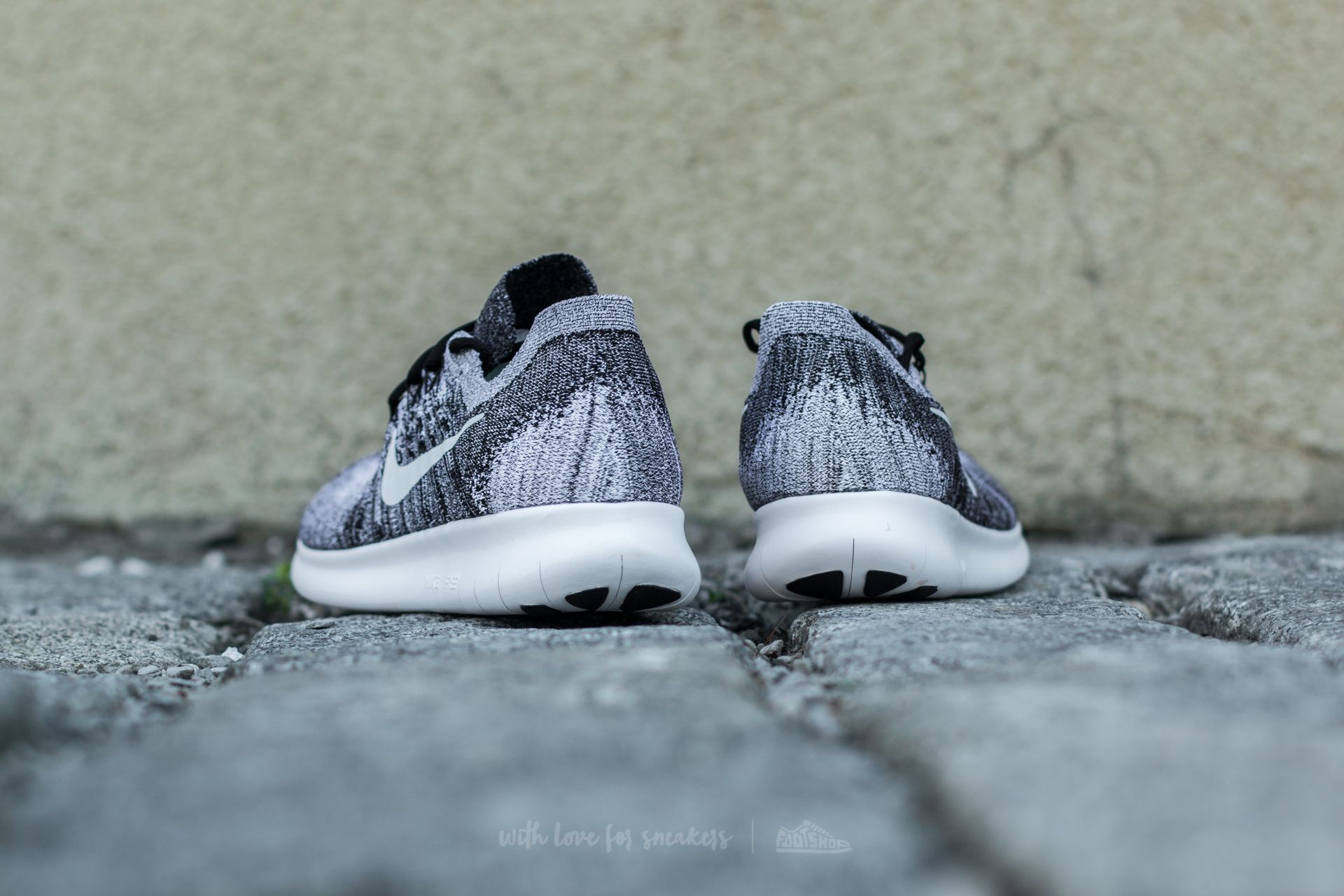 Zapatillas Hombre Nike Free Run Flyknit 2017 Black/ White-Volt