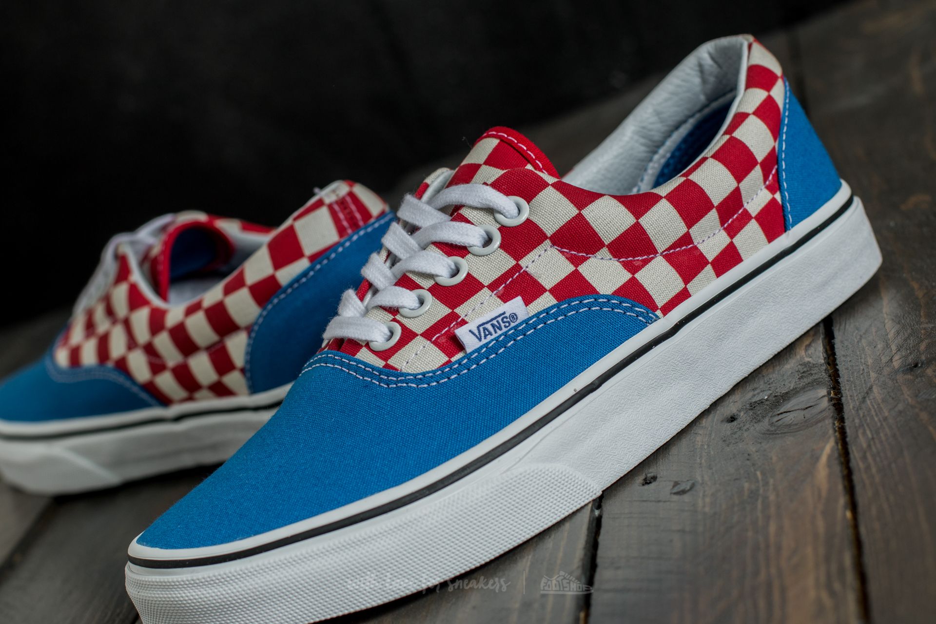 Red white blue checkered vans best sale