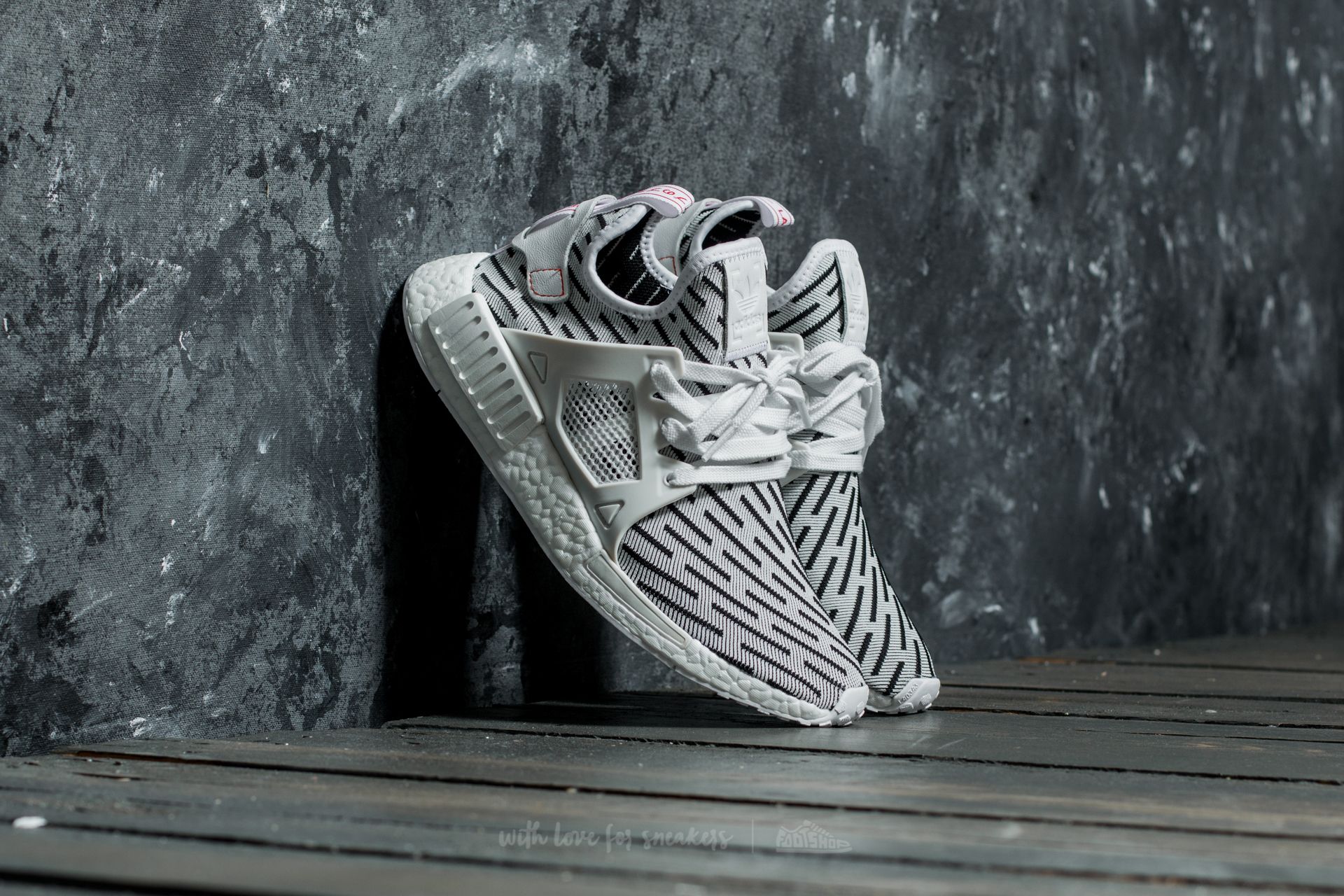 Pánske tenisky a topánky adidas NMD_XR1 Primeknit Ftw White/ Running Ftw White/ Core Red