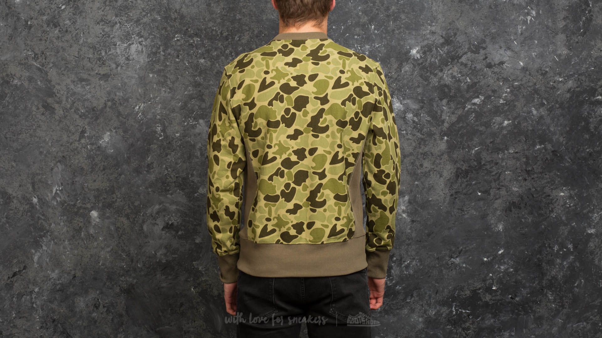 Hoodies and sweatshirts  Champion Reverse Weave Crew Green Camouflage