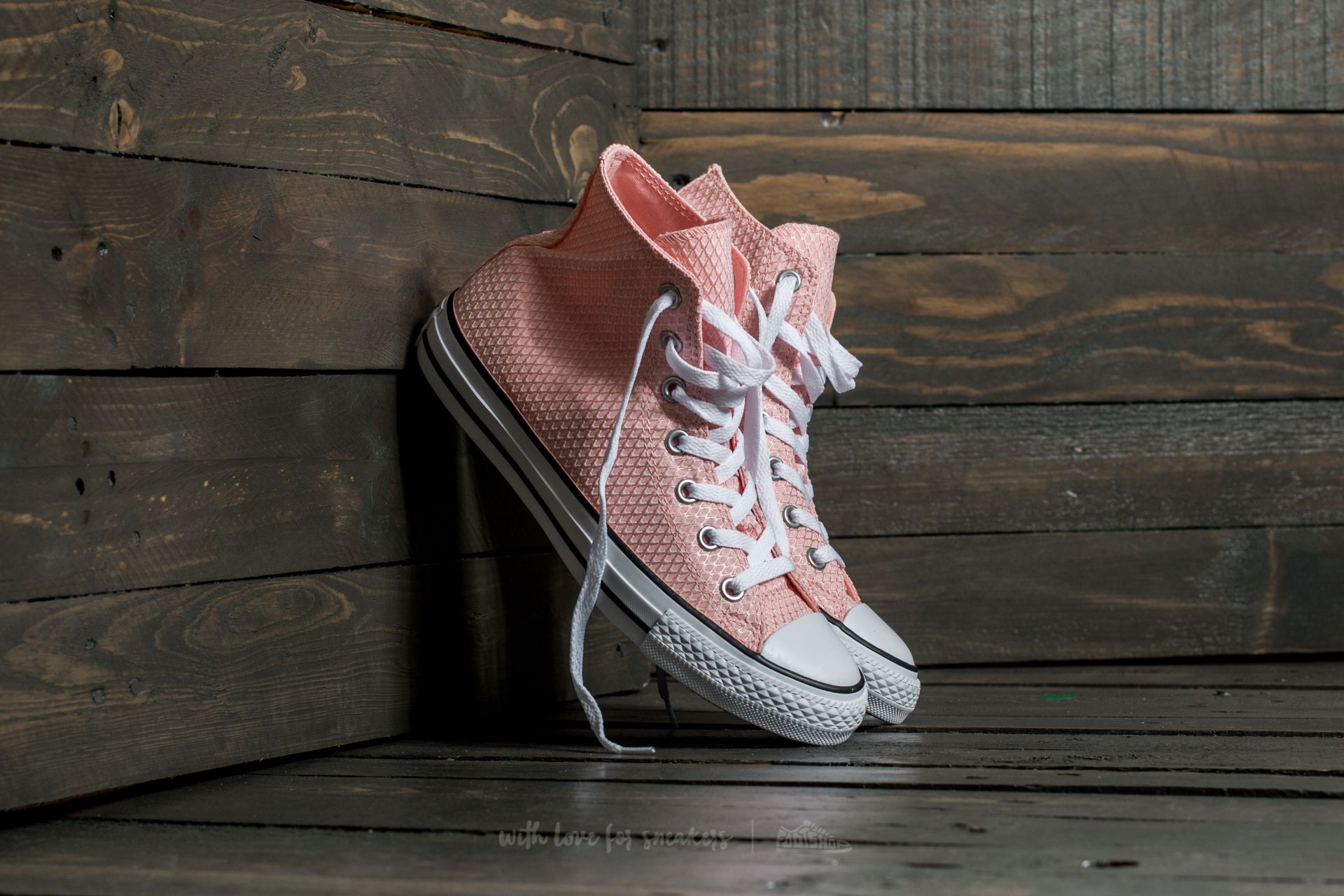 Vapor pink converse hot sale