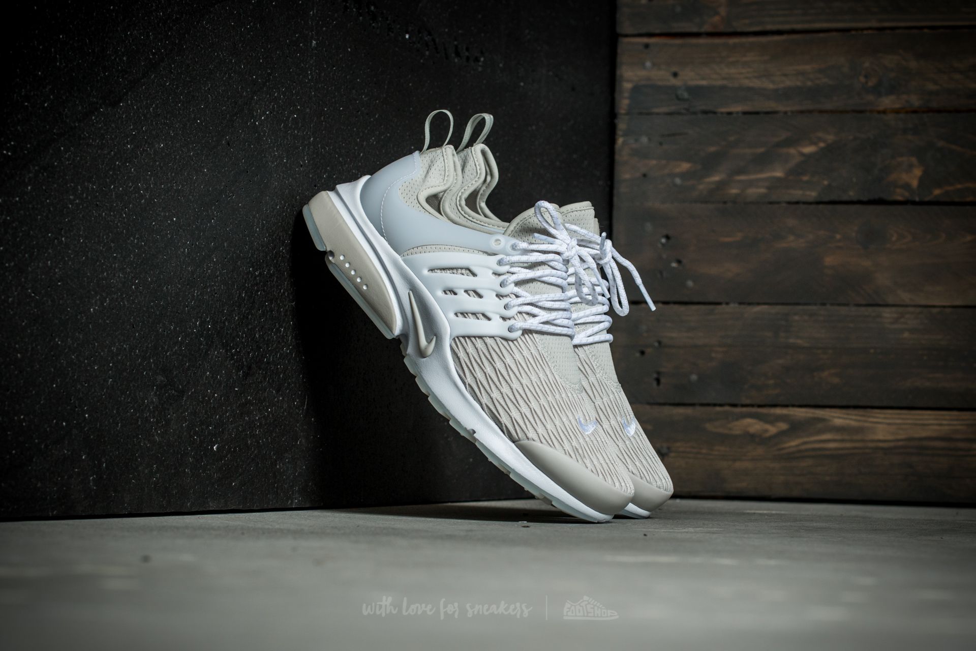 Cipők Nike W Air Presto Premium Light Bone/ Light Bone-White