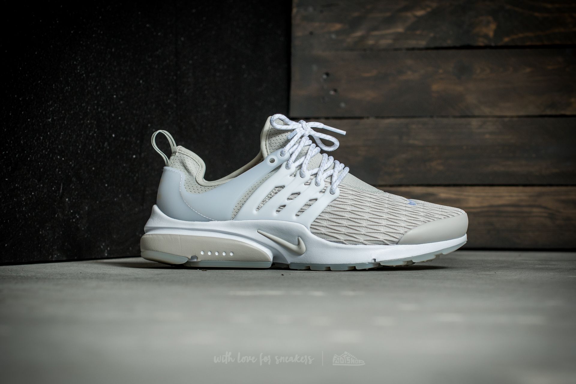 Cipők Nike W Air Presto Premium Light Bone/ Light Bone-White