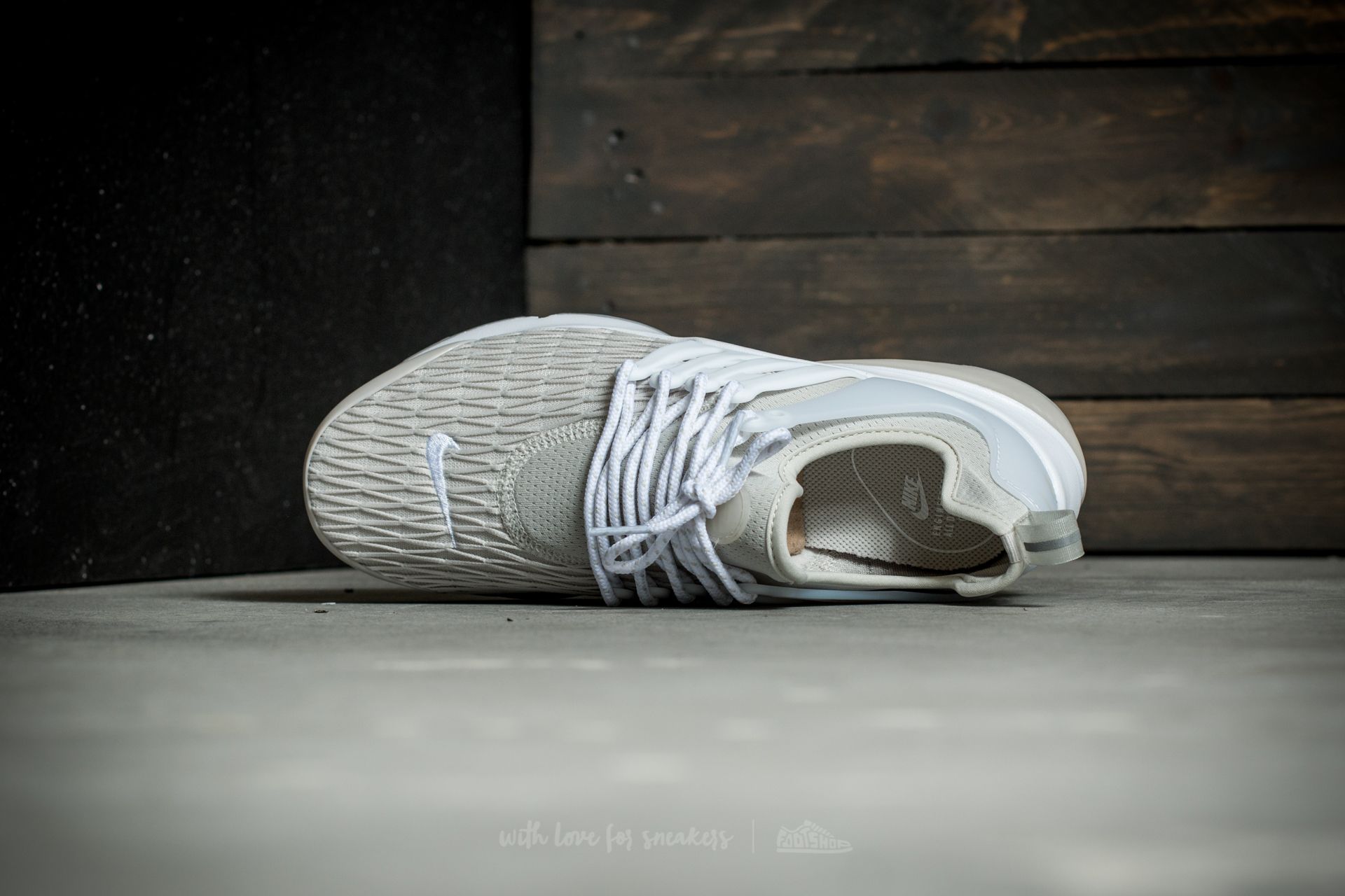 Cipők Nike W Air Presto Premium Light Bone/ Light Bone-White