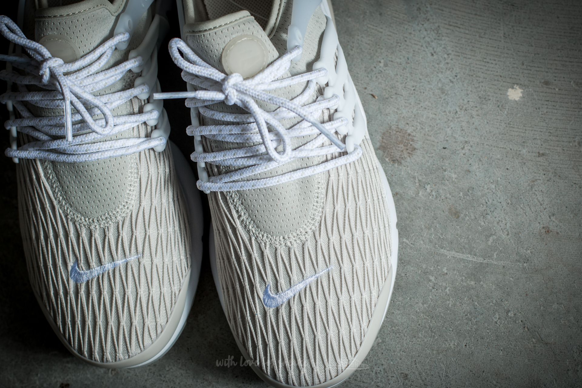 Cipők Nike W Air Presto Premium Light Bone/ Light Bone-White