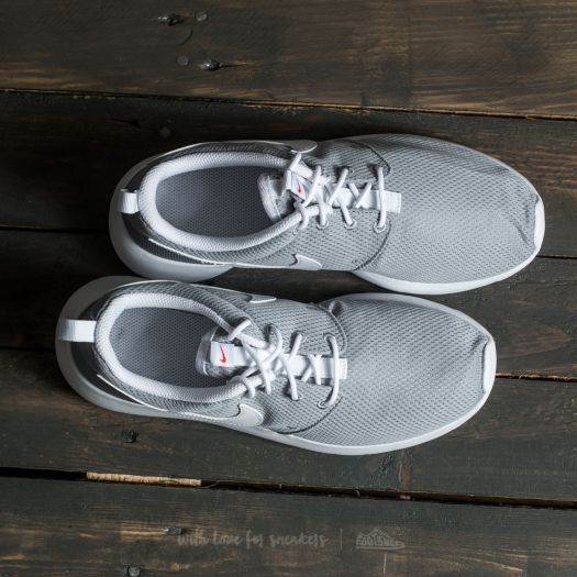 nike roshe run gray