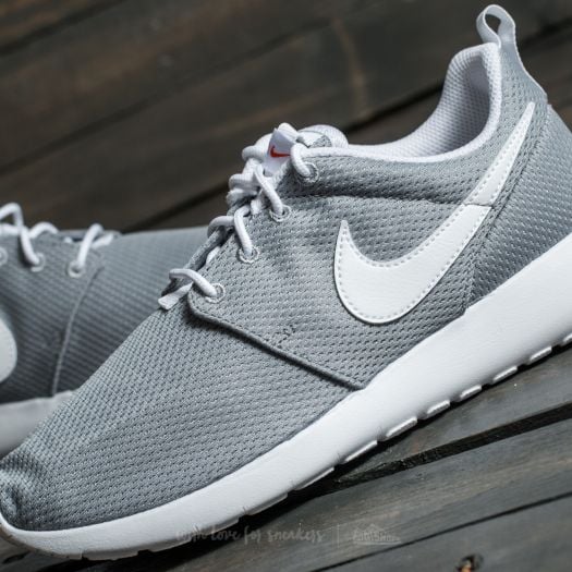 Roshe one women's hot sale grey and white