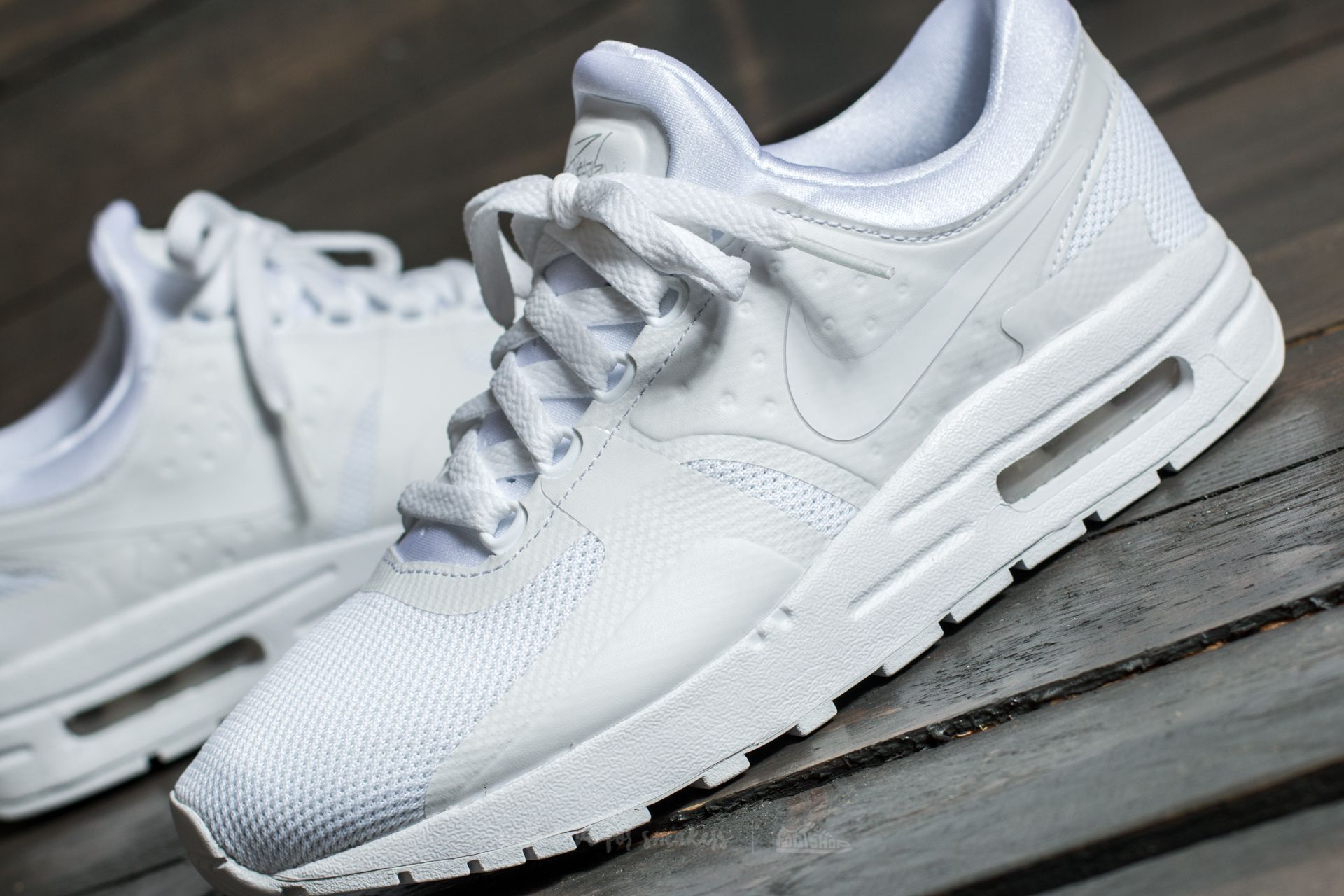 Air max zero triple white deals