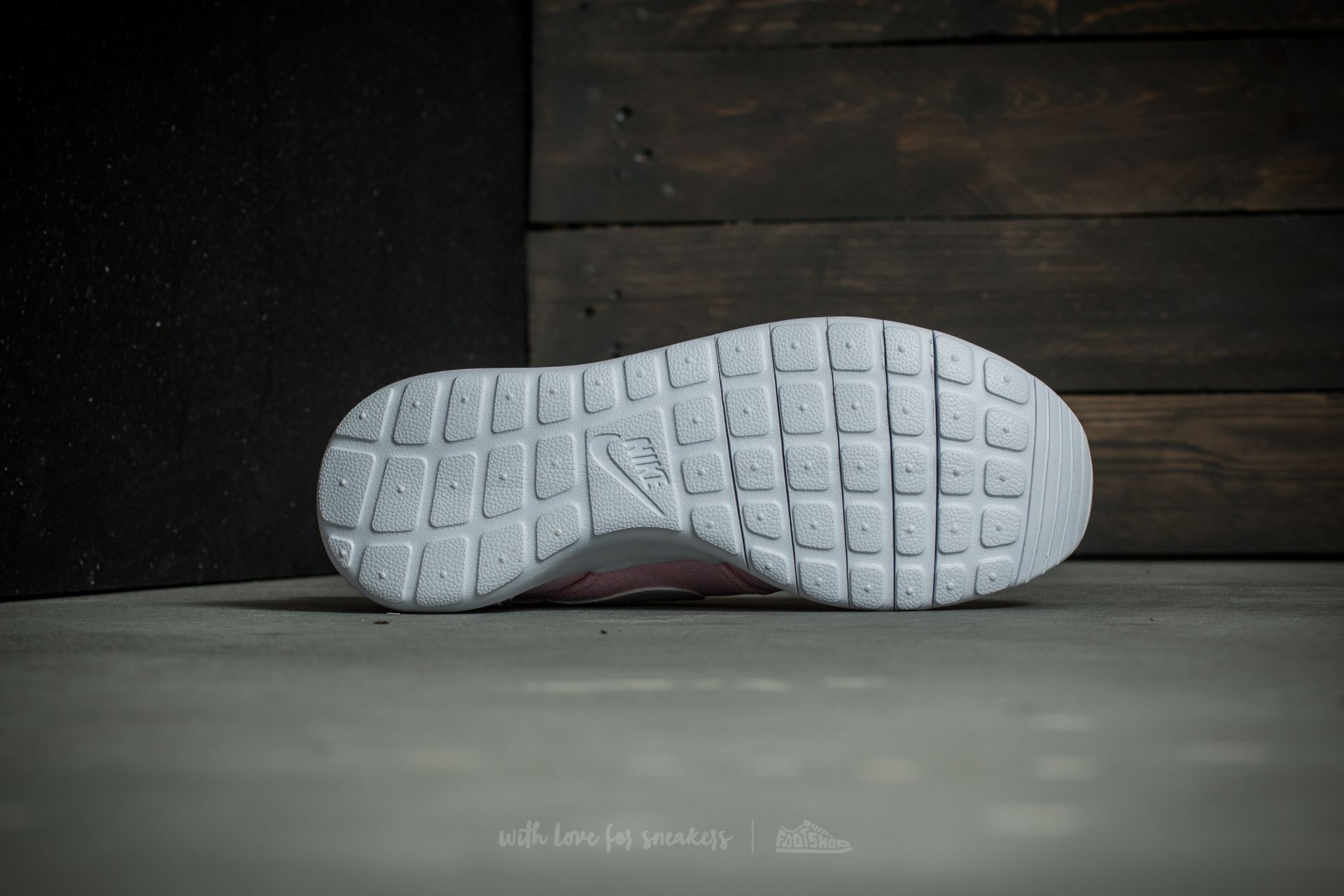 Zapatillas mujer Nike Roshe One (GS) Prism Pink/ White-Safety Orange