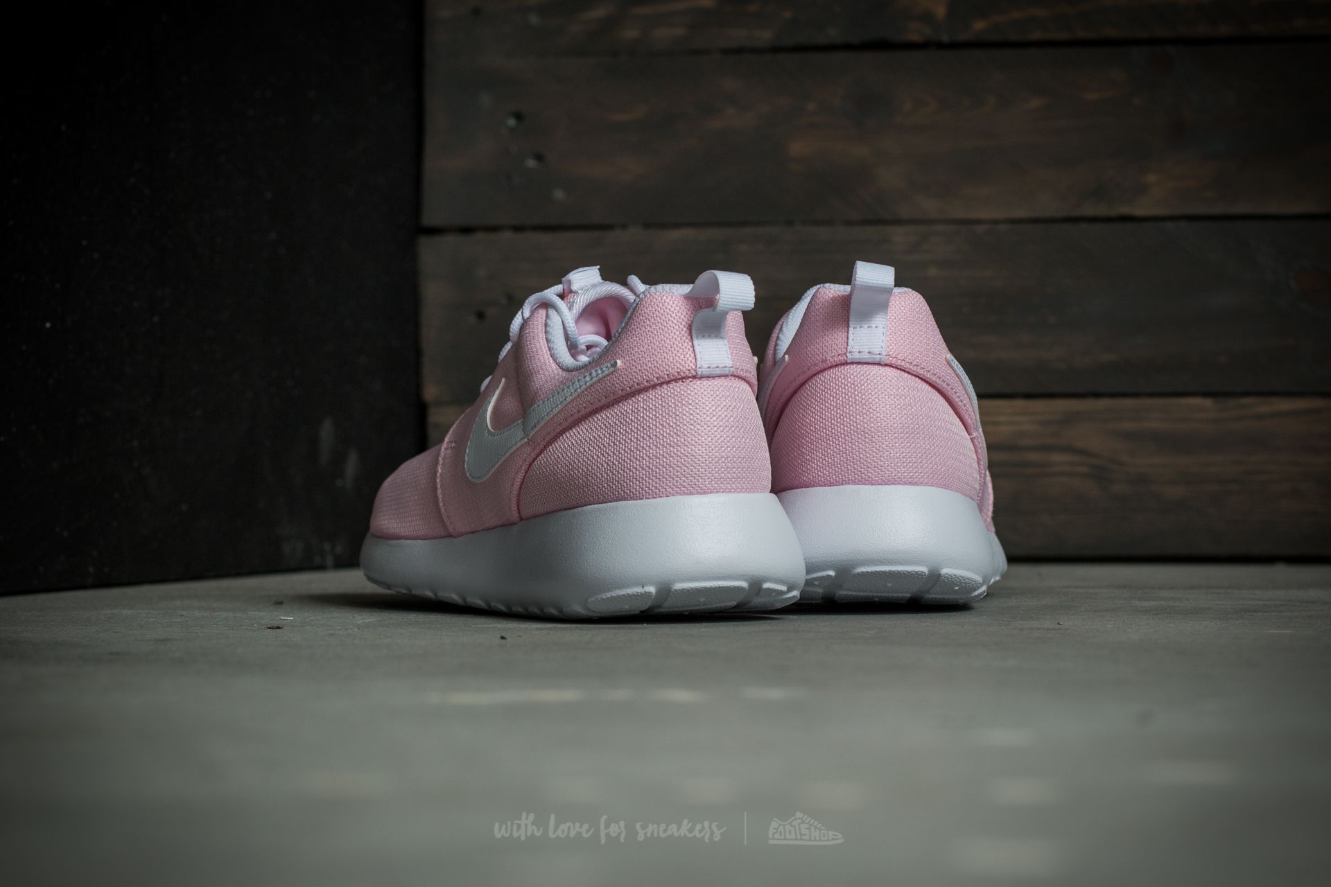 Zapatillas mujer Nike Roshe One (GS) Prism Pink/ White-Safety Orange