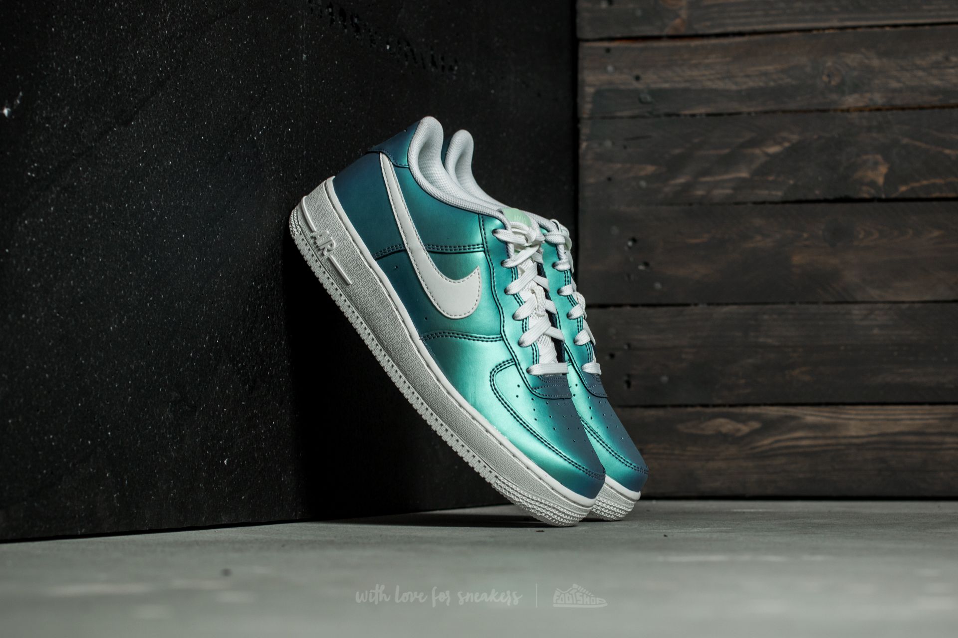 Nike Air Force 1 LV8 GS