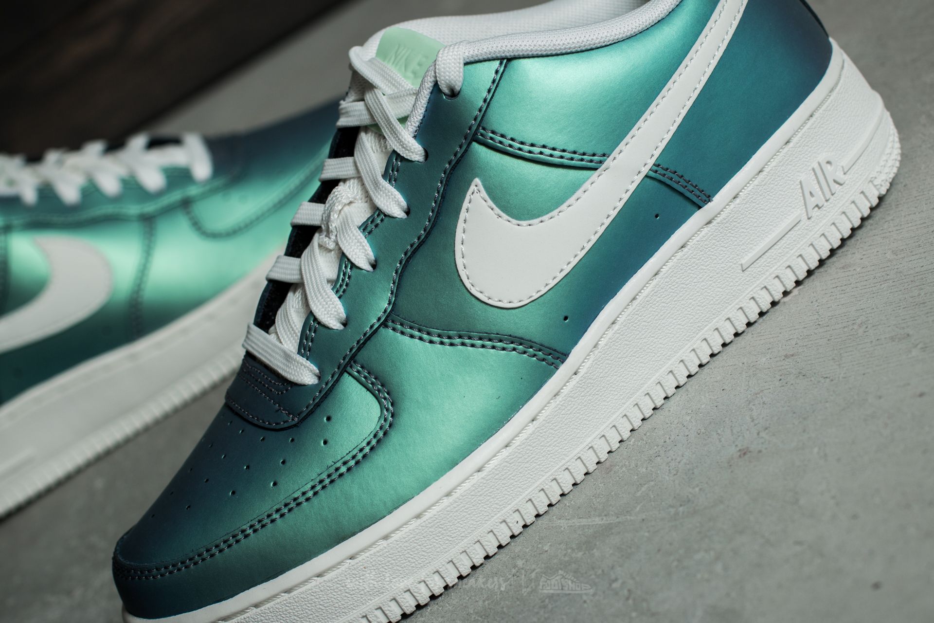 Nike air force 1 lv8 mint on sale