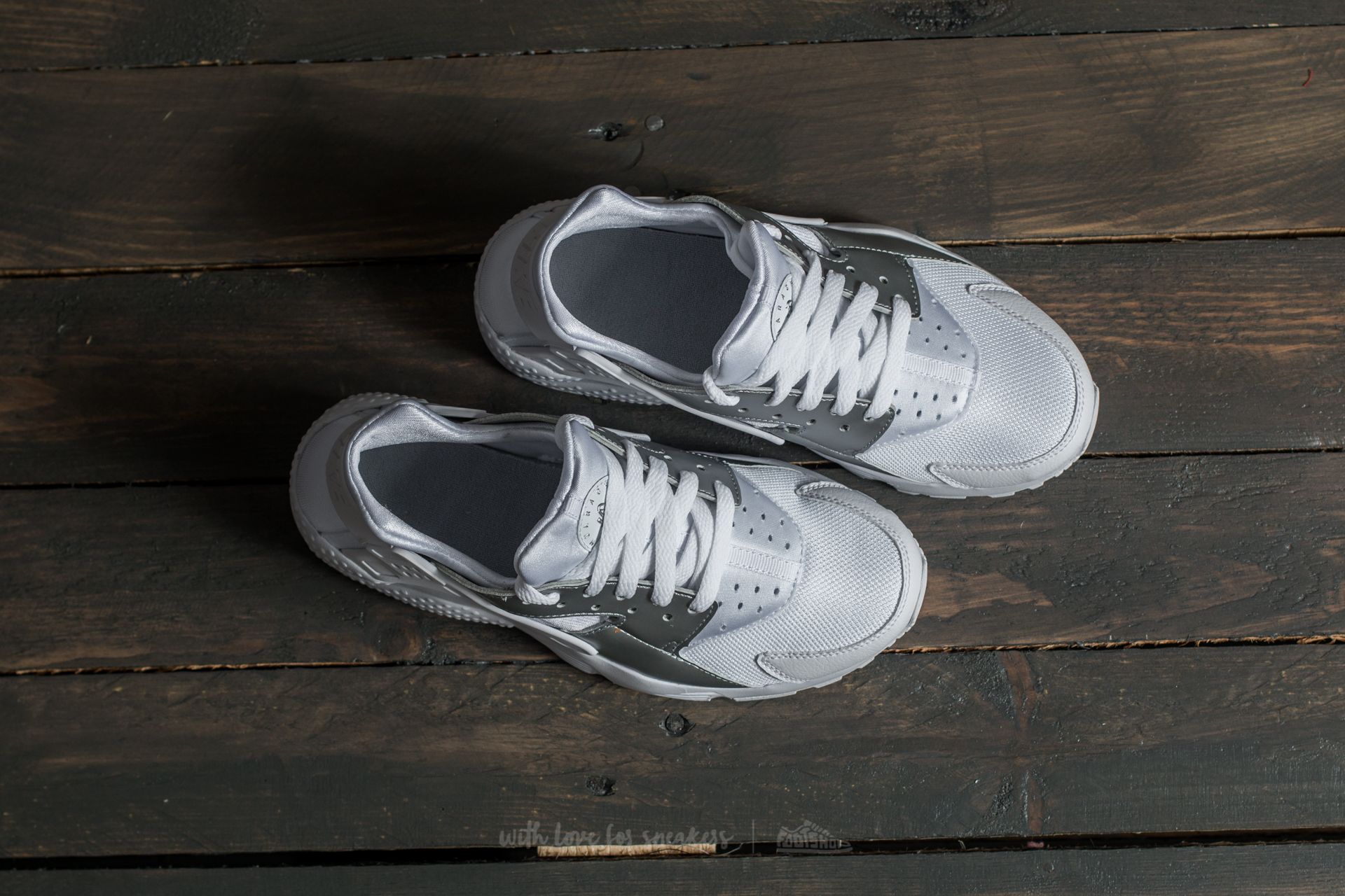 Nike huarache deals womens silver