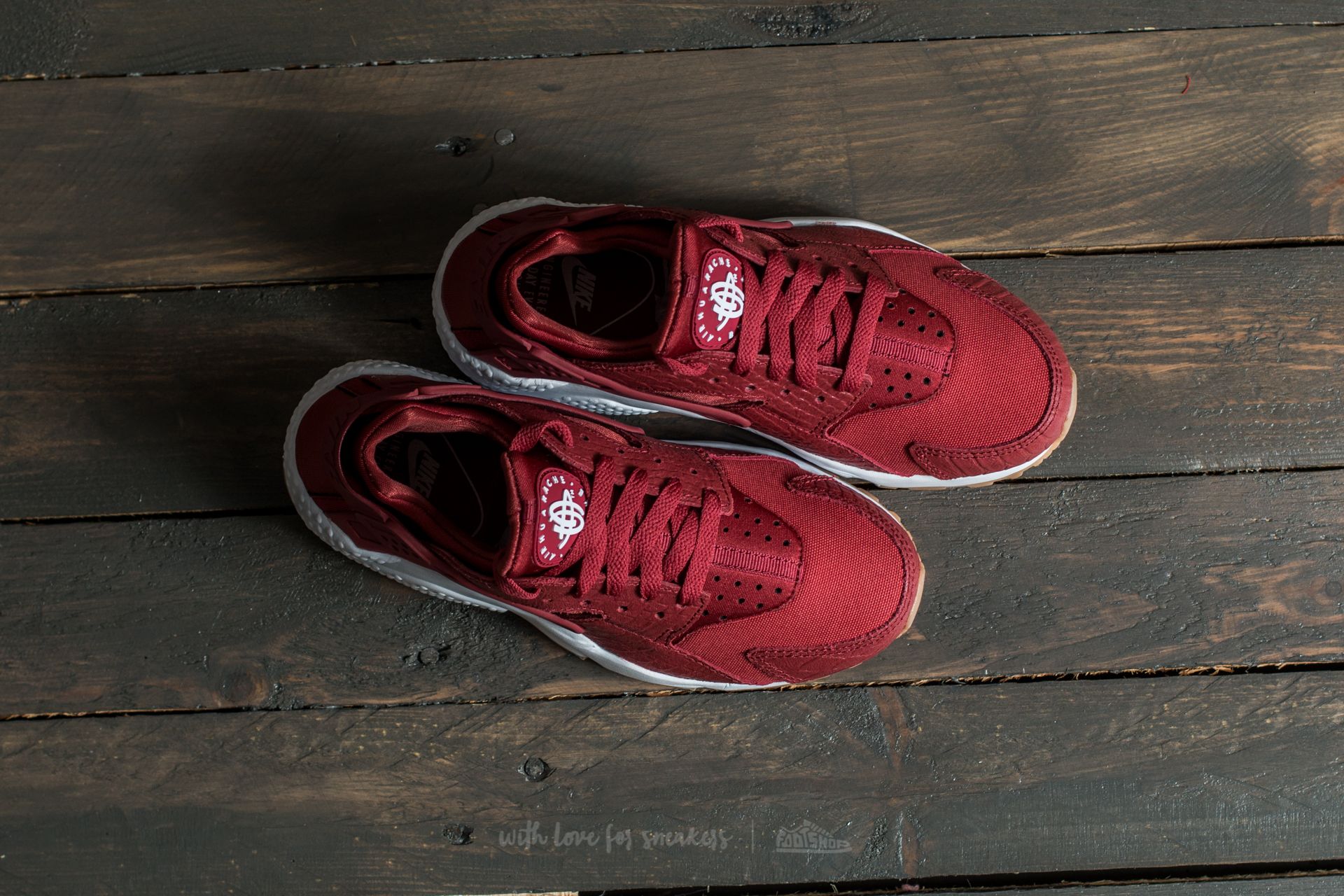 Nike wmns air huarache run se cedar/cedar/gum yellow 2025
