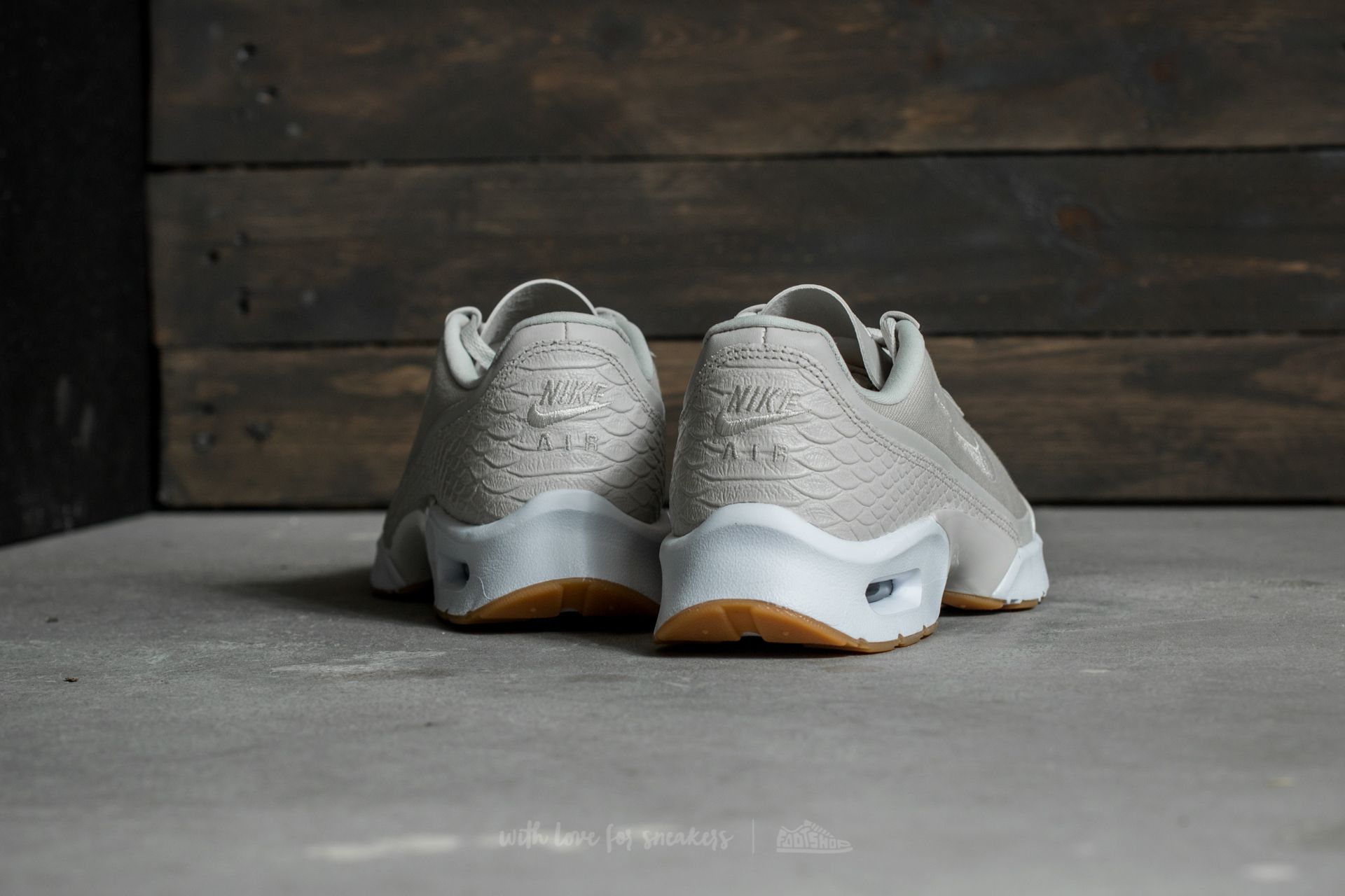 Frauen Nike W Air Max Jewell SE Light Bone/ Light Bone