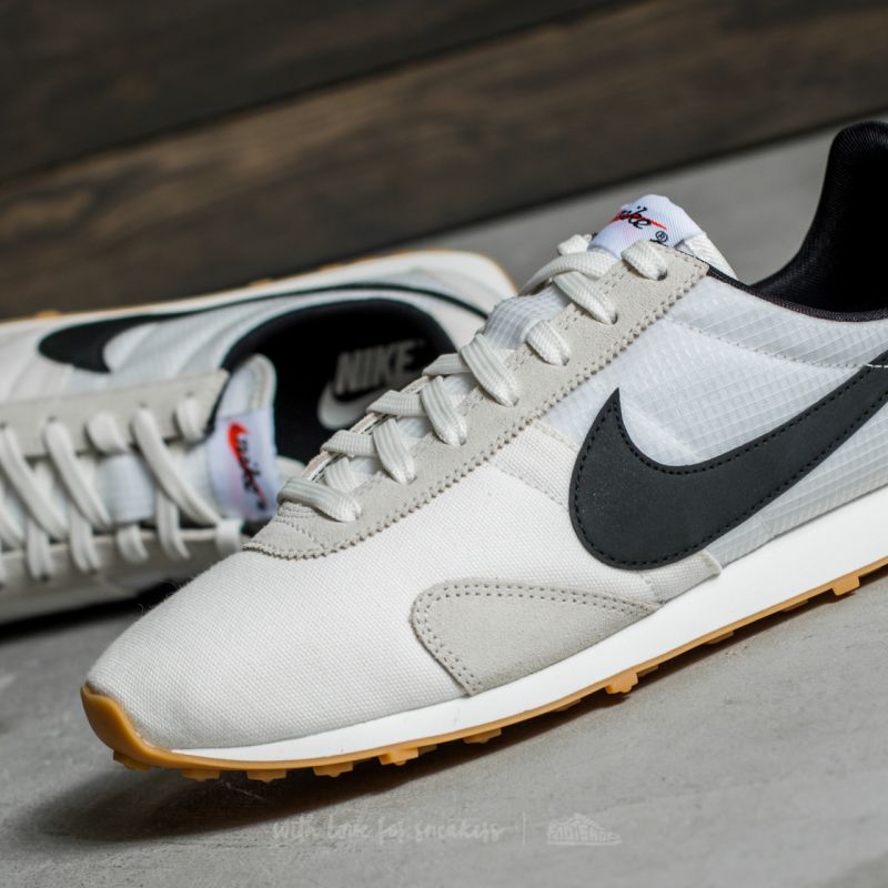 Women's shoes Nike W Pre Montreal Racer Vintage Sail/ Black-Sail