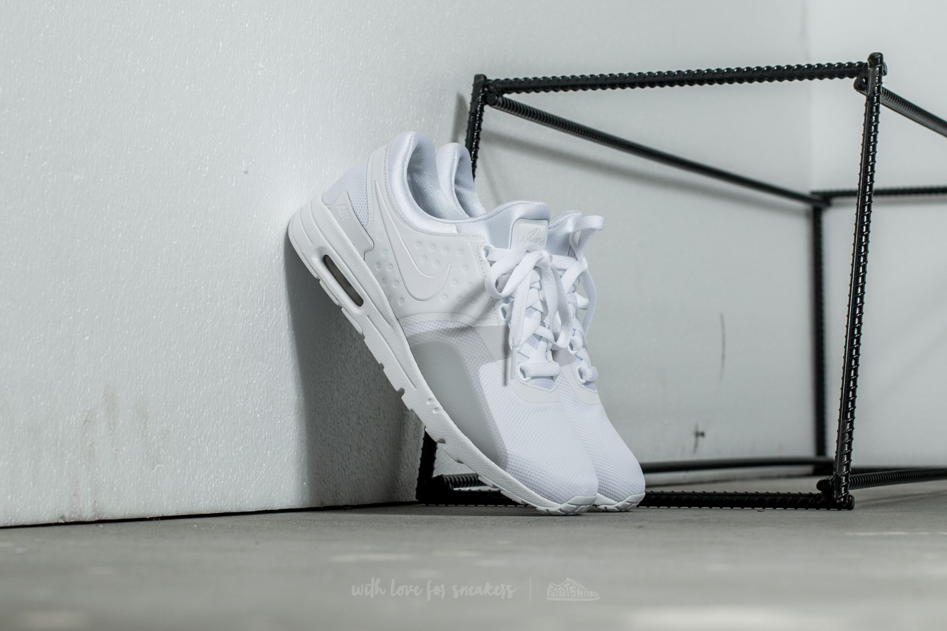 Încălțăminte și sneakerși pentru femei Nike W Air Max Zero White/ White-Pure Platinum